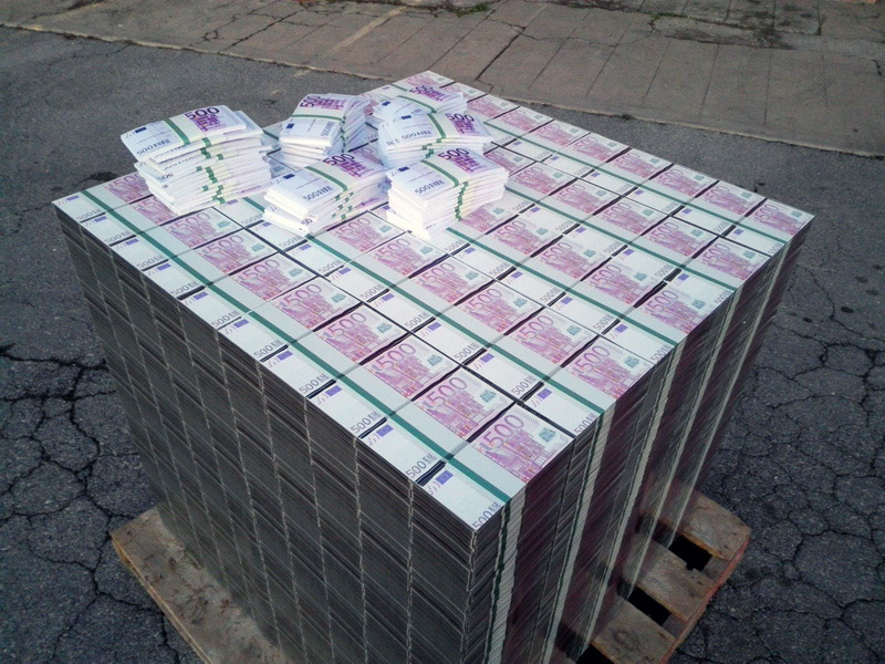 cubo empapelado billetes500_63fajos1_hojasblanco ficticio madera 72_5x80x82